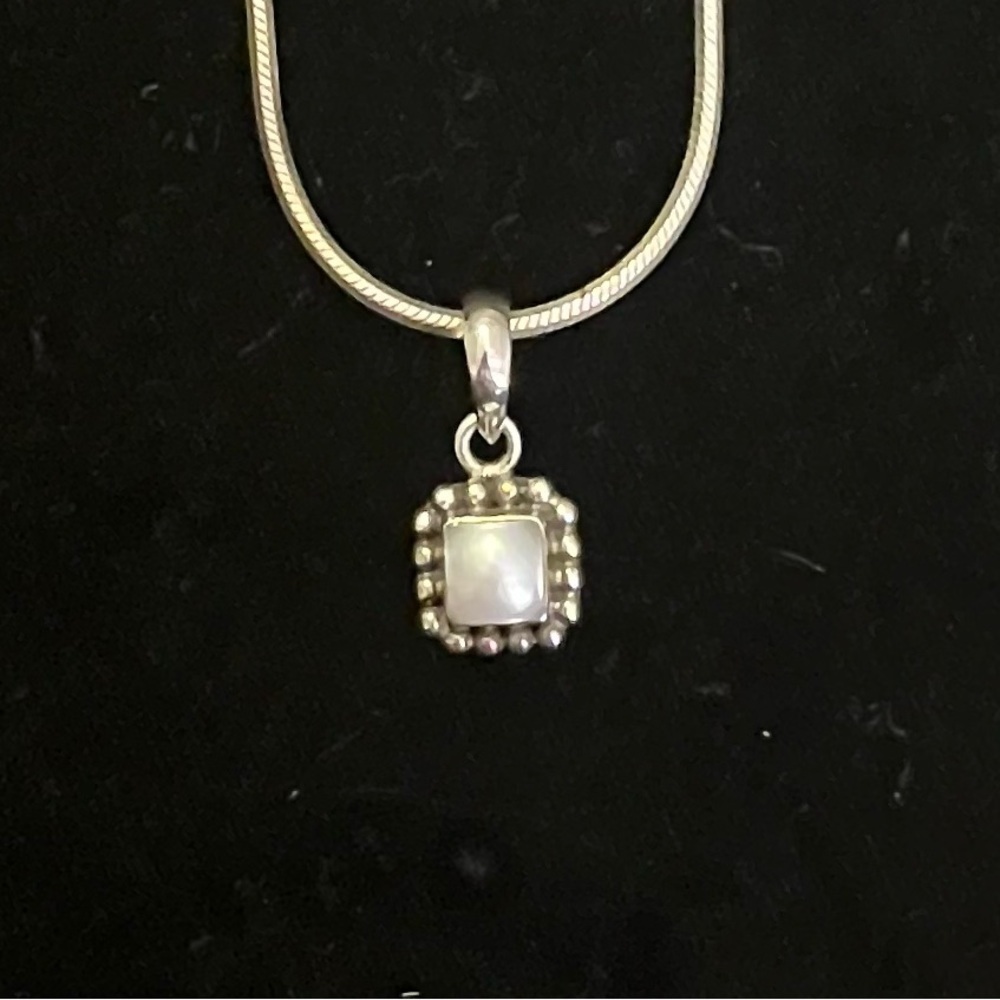 Silpada Square Pearl Pendant .925 silver. Stamped. Does Not include chain - Picture 6 of 8